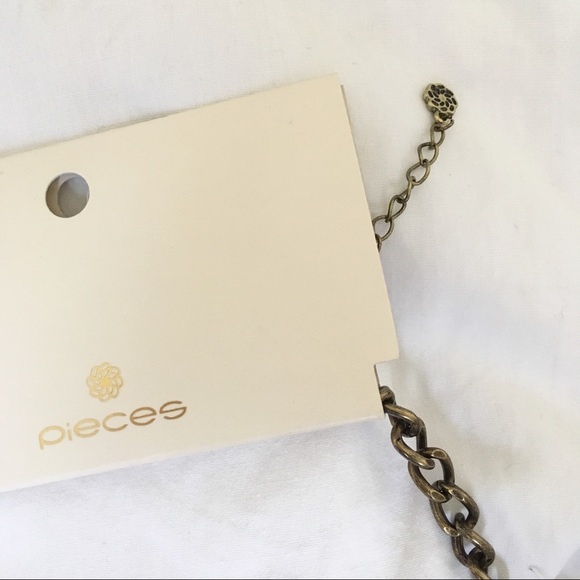 ASOS Chunky statement necklace gold metal - Picture 4 of 5